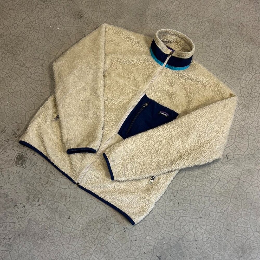 Oatmeal Tan & Navy Blue Patagonia Retro-X Deep Pile Fleece Jacket